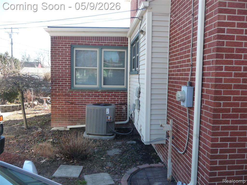 17360 Westmoreland Road, Detroit, MI 48219 — Photo 40
