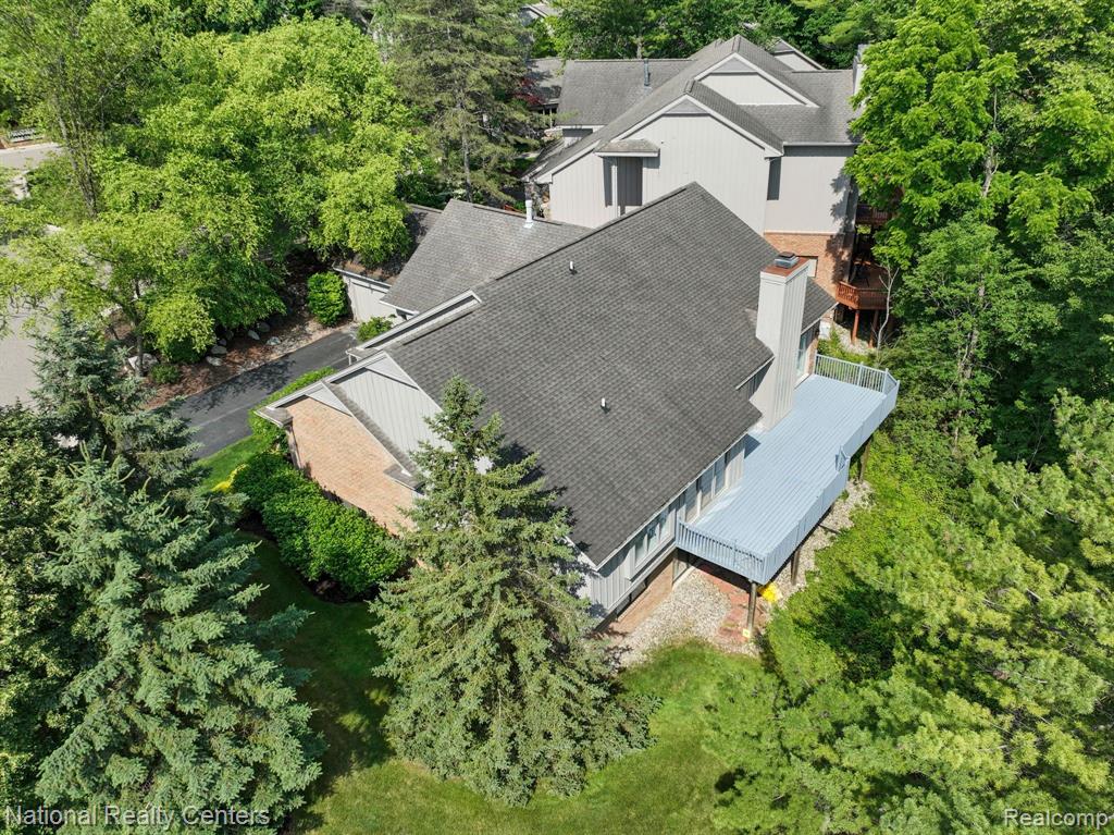4888 WOODCLIFF HILL Road, West Bloomfield, MI 48323 — Photo 43