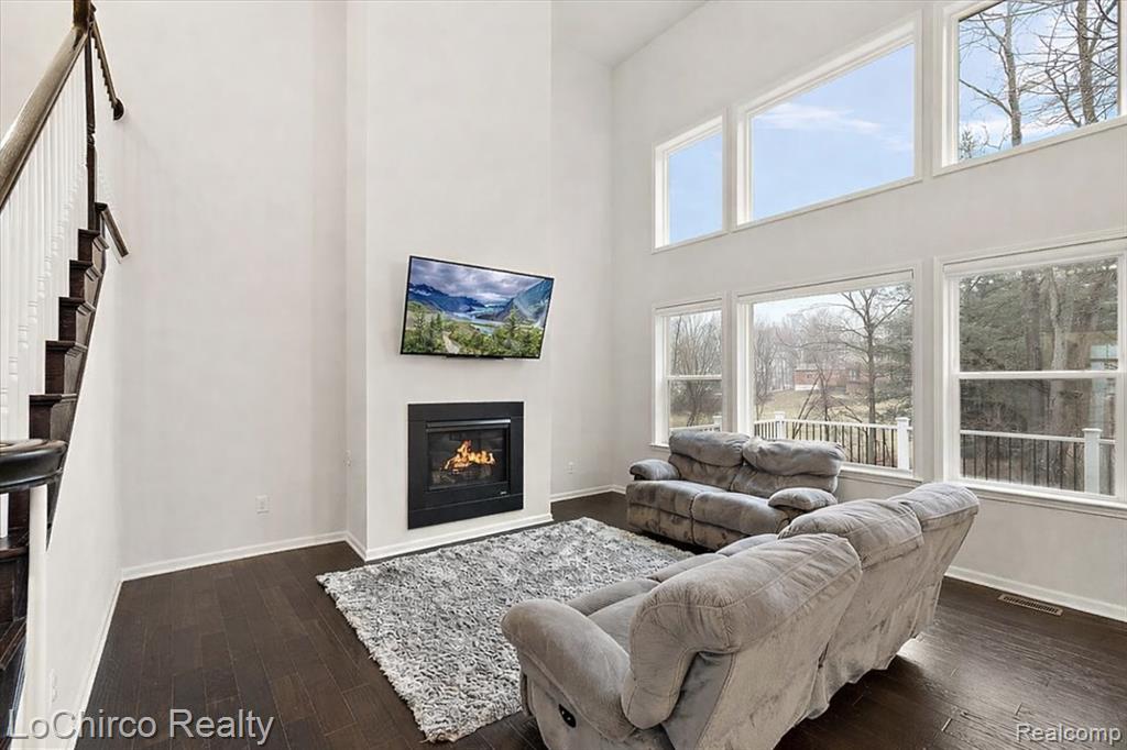 43722 Bolingbrooke Lane, Novi, MI 48377 — Photo 8