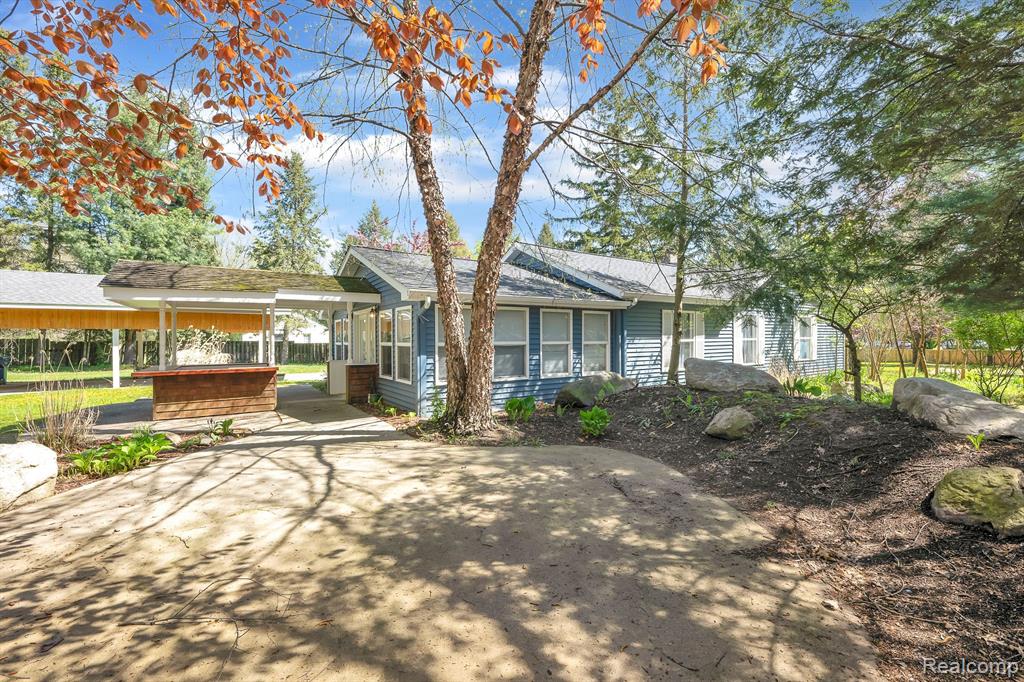 4953 CLINTONVILLE Road, Clarkston, MI — Photo 31