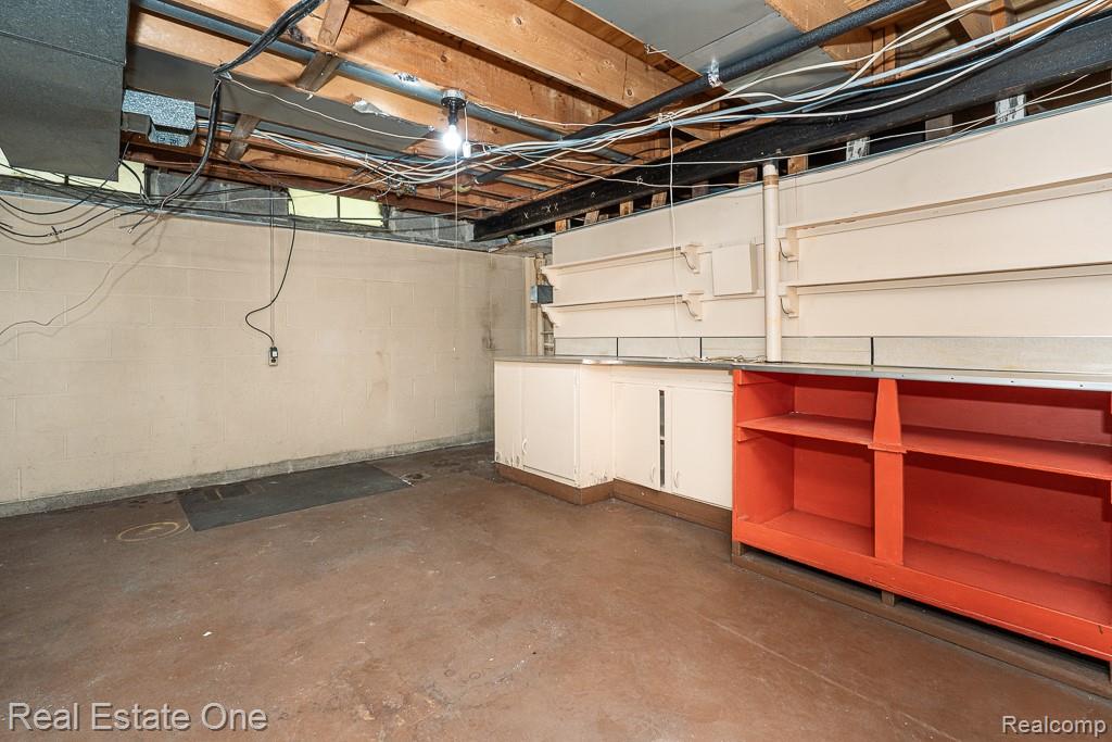 751 Troywood Drive, Troy, MI 48083 — Photo 33