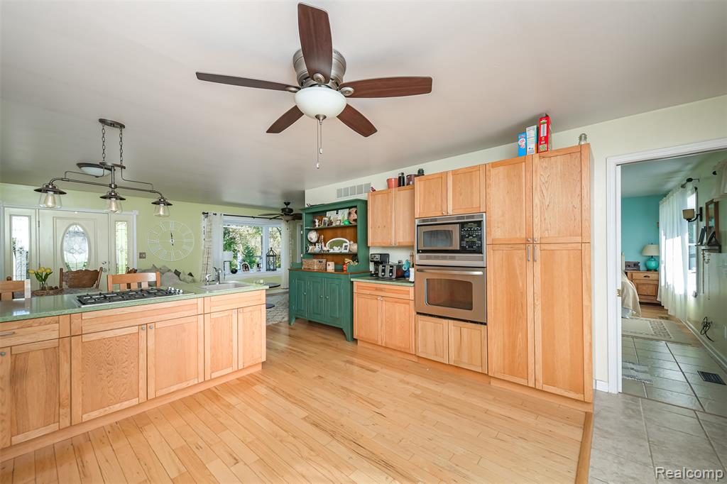 2076 Seymour Lake Road, Ortonville, MI 48462 — Photo 40