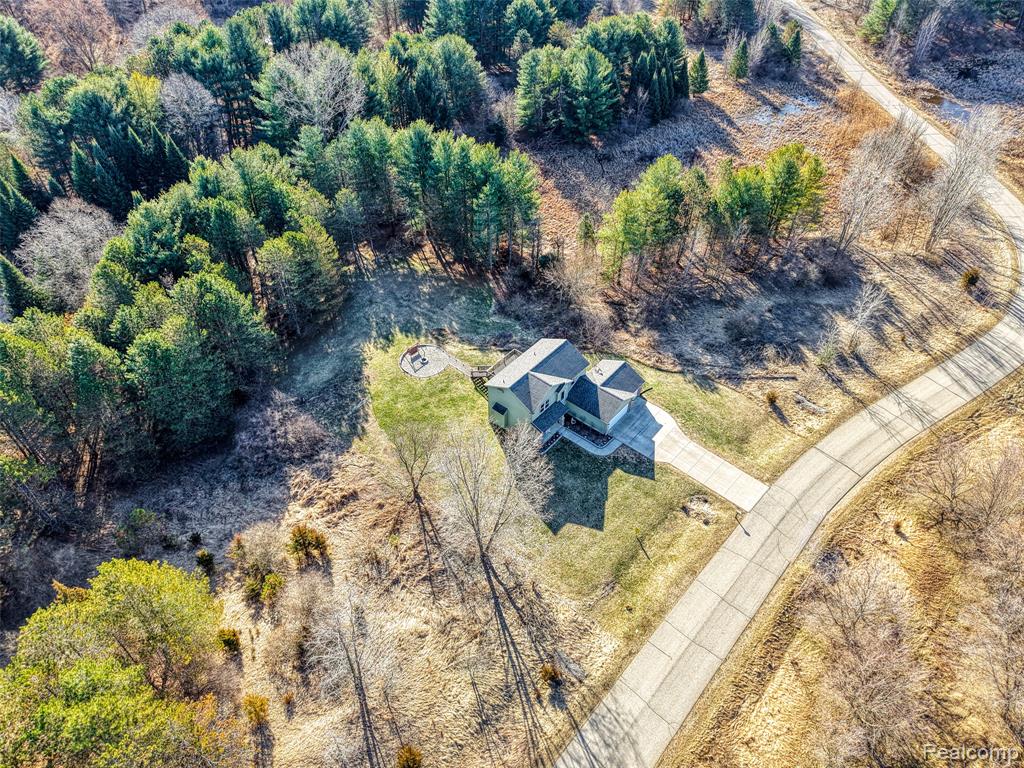 7047 Bennington Greens Drive, Owosso, MI 48867 — Photo 37