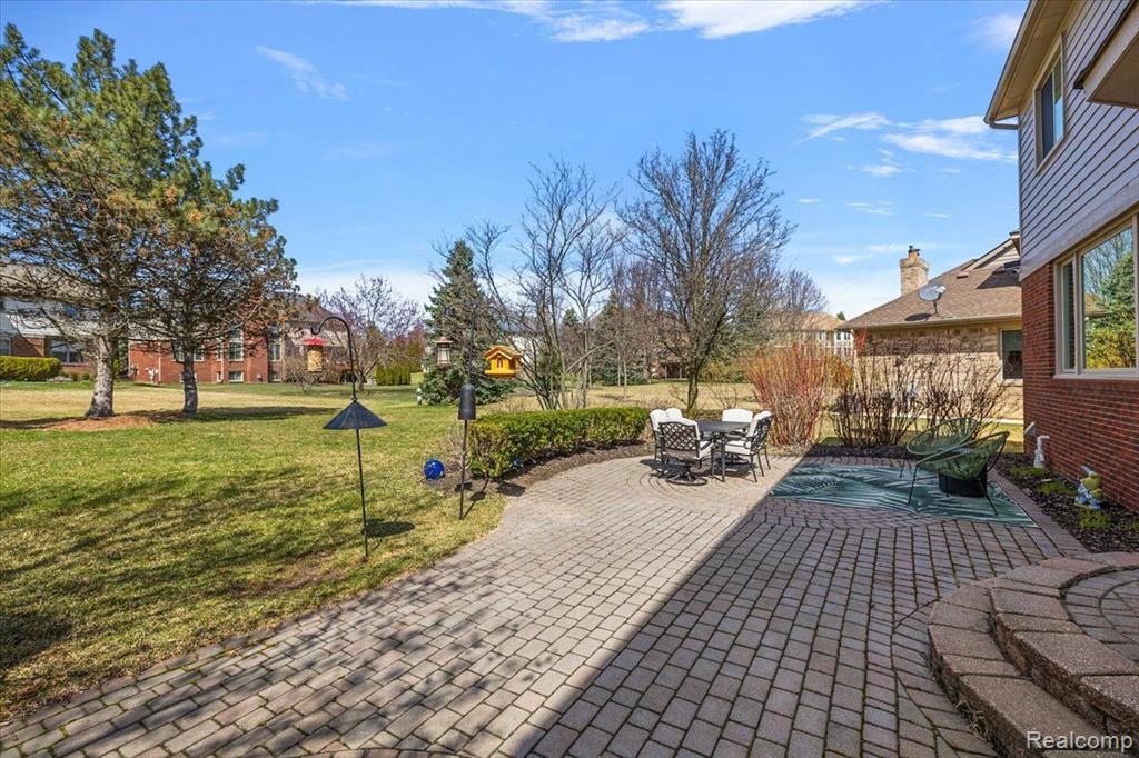 47082 NORTHUMBERLAND Street, Novi, MI — Photo 17