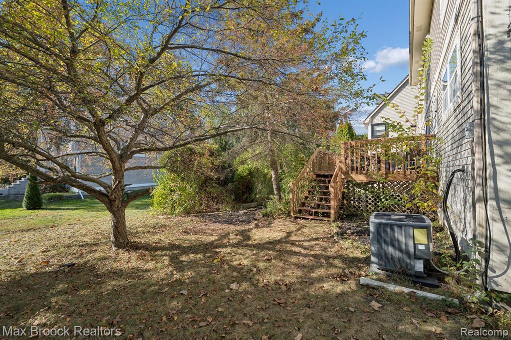 758 Huntclub Boulevard, Auburn Hills, MI 48326 — Photo 35