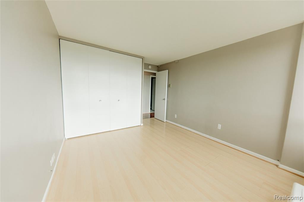 22700 Garrison Street, 906, Dearborn, MI 48124 — Photo 11