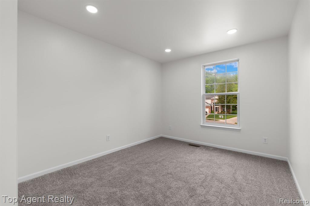 907 Deer Valley Road, Holly, MI 48442 — Photo 18