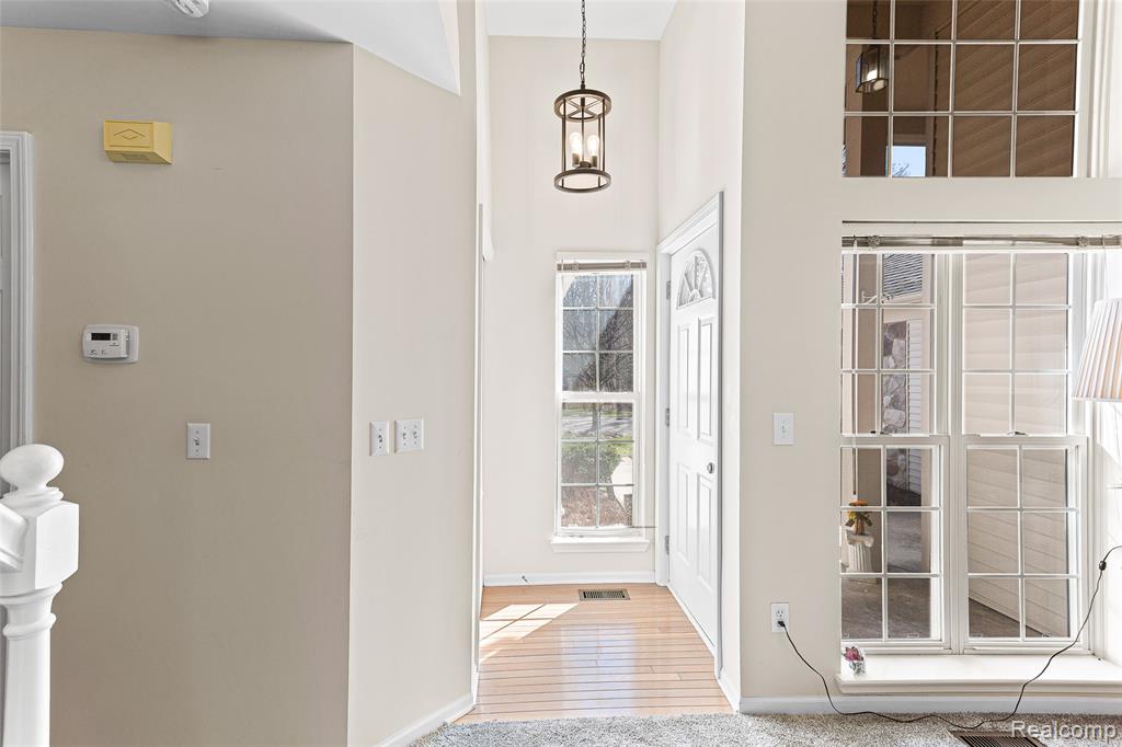 1033 Calpernia, Wixom, MI — Photo 6