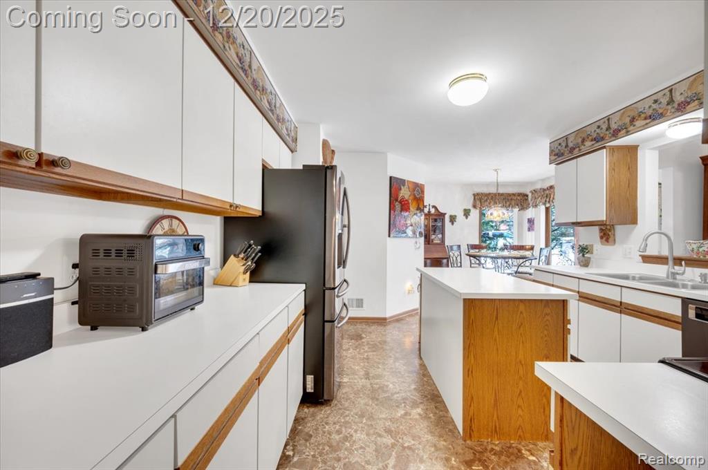 6845 Serenity Drive, Troy, MI 48098 — Photo 12