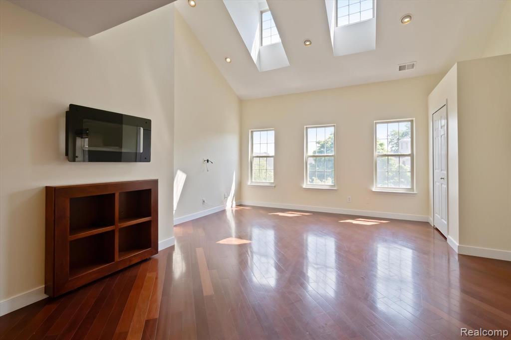 29399 GLEN OAKS Boulevard E, Farmington Hills, MI 48334 — Photo 5
