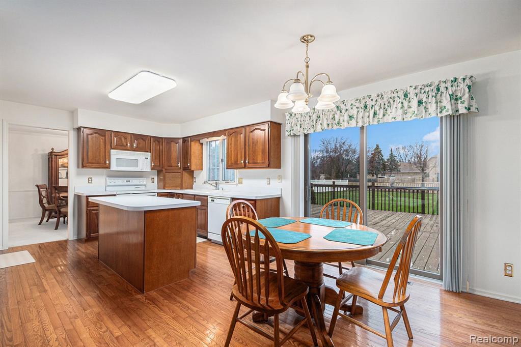 4600 WHITE TRILLIUM Drive S, Saginaw, MI 48603 — Photo 13