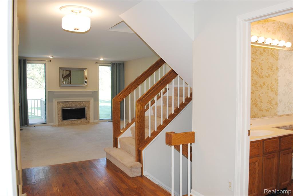 719 Upper Scotsborough Way, Bloomfield Hills, MI 48304 — Photo 3