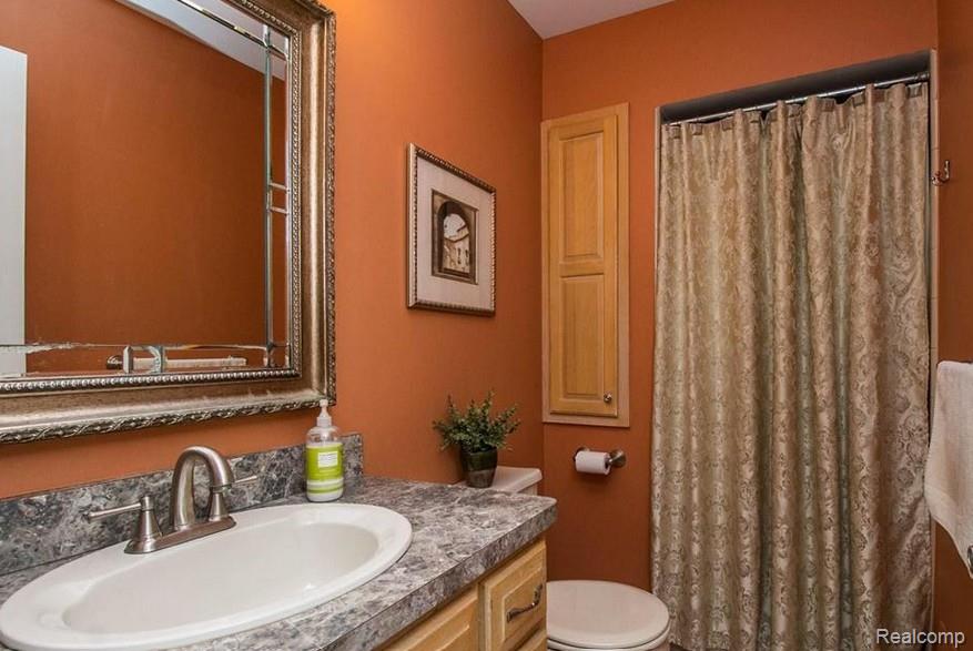 48428 Estera Drive, Utica, MI 48315 — Photo 19