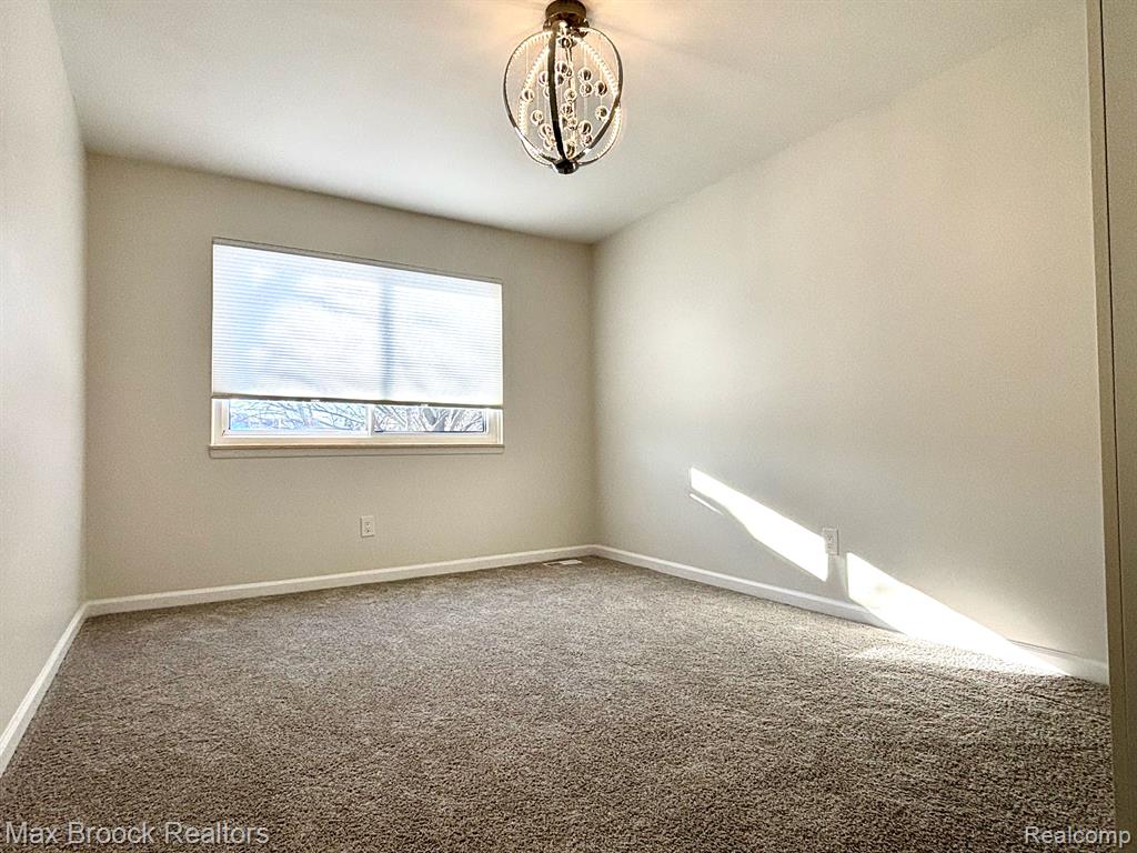 5238 BRETT, West Bloomfield, MI — Photo 15