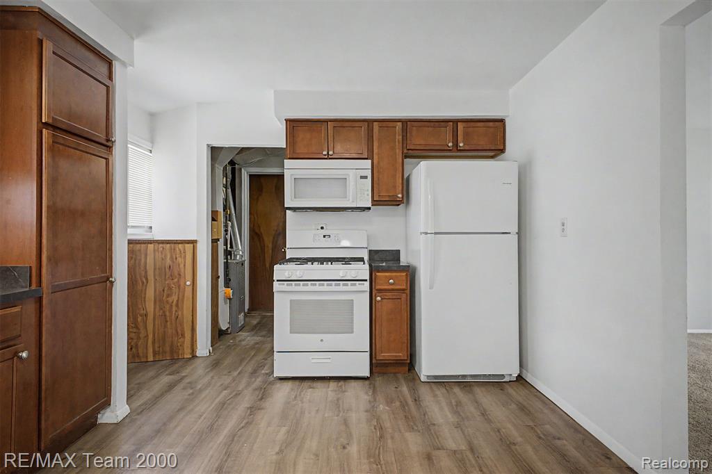 4947 Roosevelt Boulevard, Dearborn Heights, MI 48125 — Photo 10