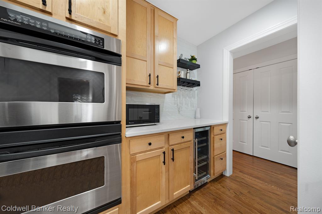 596 S GLENHURST Drive, Birmingham, MI 48009 — Photo 12