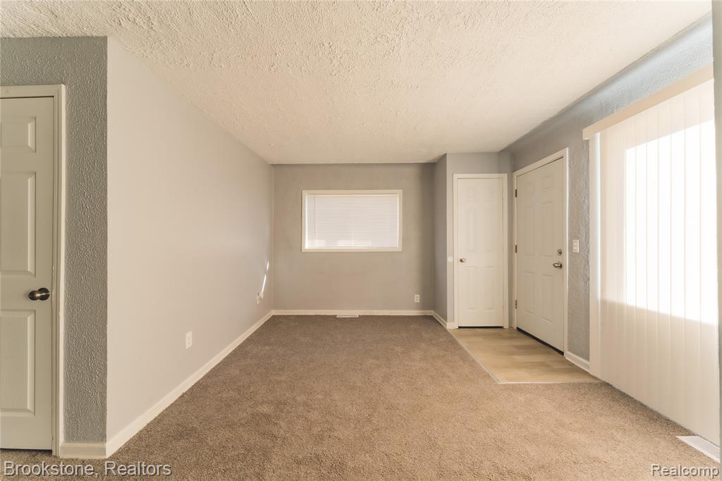 466 Wyoming Avenue, Pontiac, MI 48341 — Photo 3