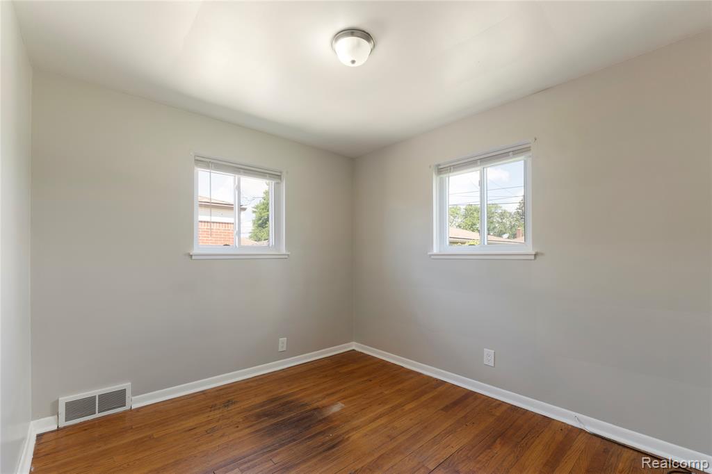 6869 Buhr Street, Hamtramck, MI 48212 — Photo 10
