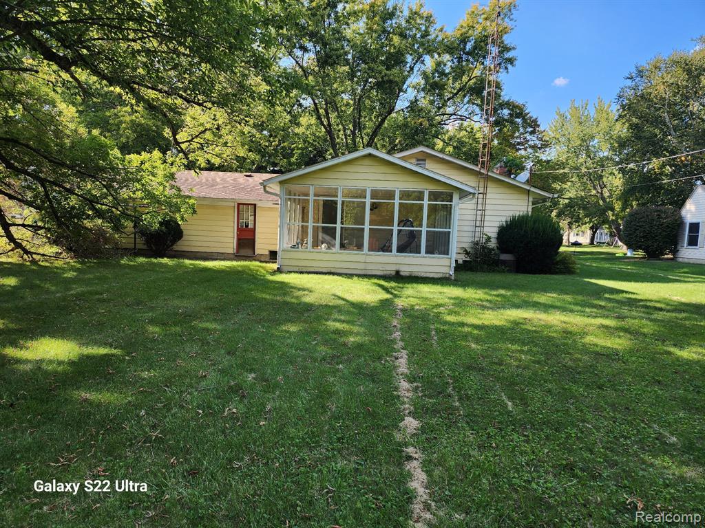 2340 Pineview Court, Flushing, MI 48433 — Photo 4