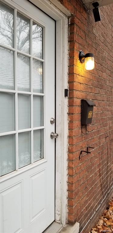 911 W 4th St, Royal Oak, MI 48067 — Photo 2