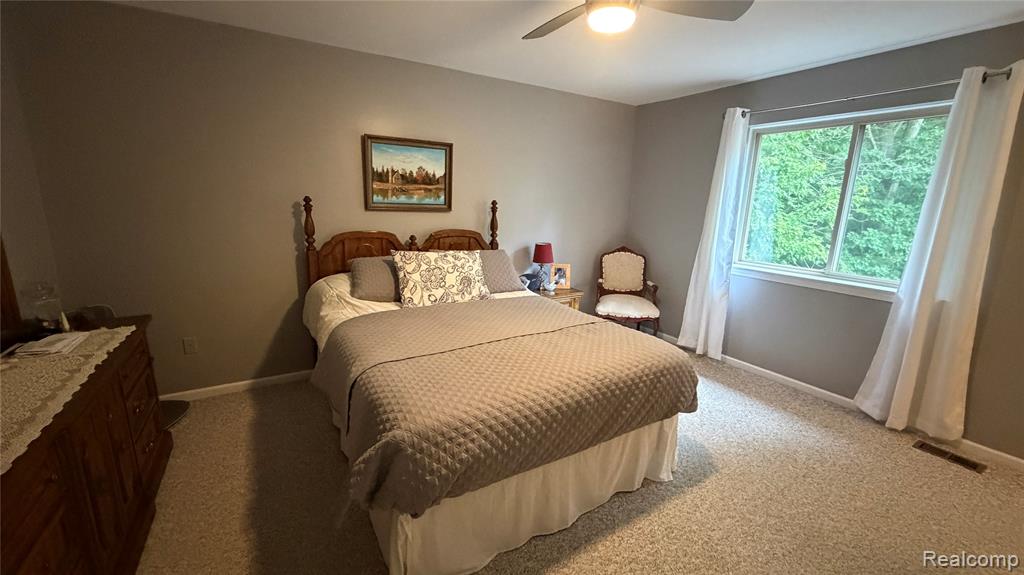 490 Cove View Drive, Waterford, MI 48327 — Photo 38