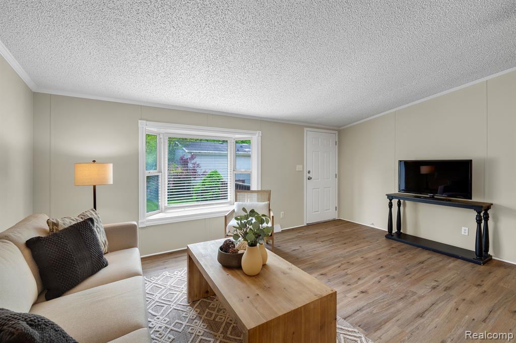 2692 GREG Avenue, Brighton, MI 48114 — Photo 5