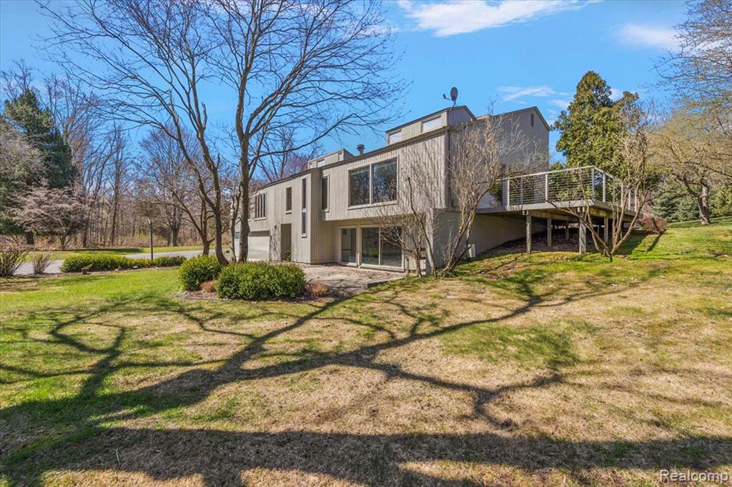 6145 BLUE BEECH Road, Rochester Hills, MI 48306 — Photo 5