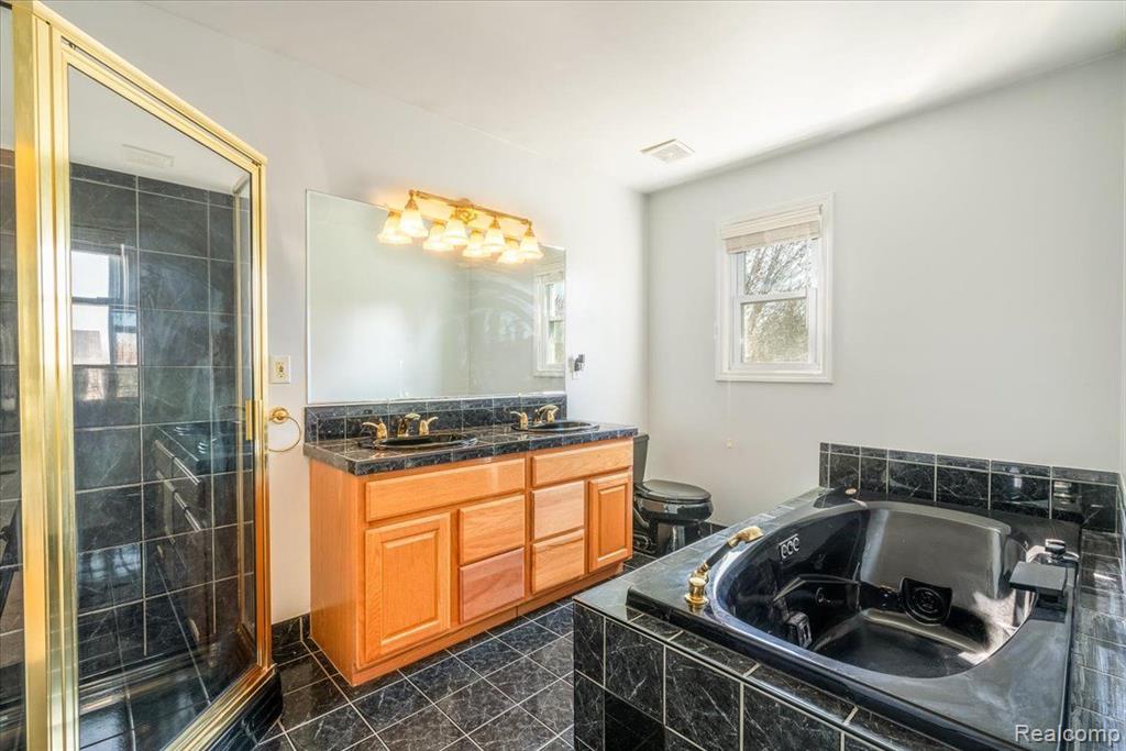 9429 MADISON Drive, Belleville, MI 48111 — Photo 29