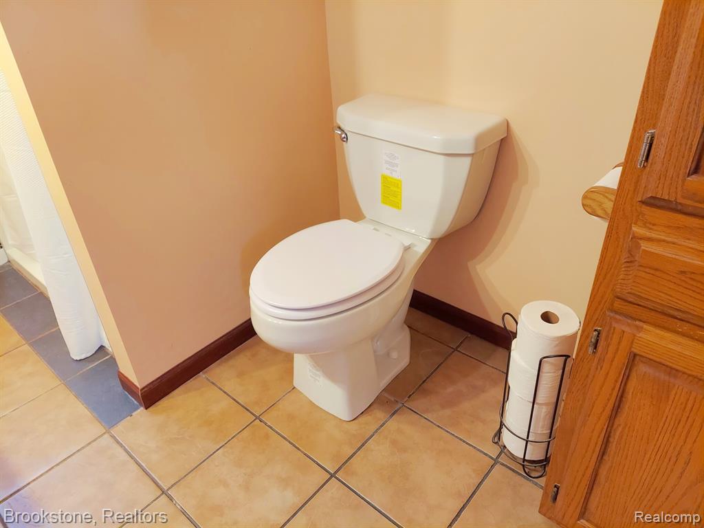 5104 CHESANING Road, Chesaning, MI 48616 — Photo 28