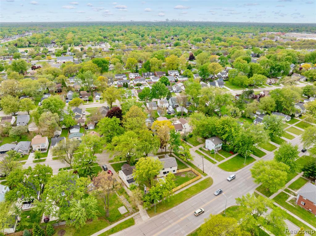 20505 Ridgemont Road, Harper Woods, MI 48225 — Photo 45