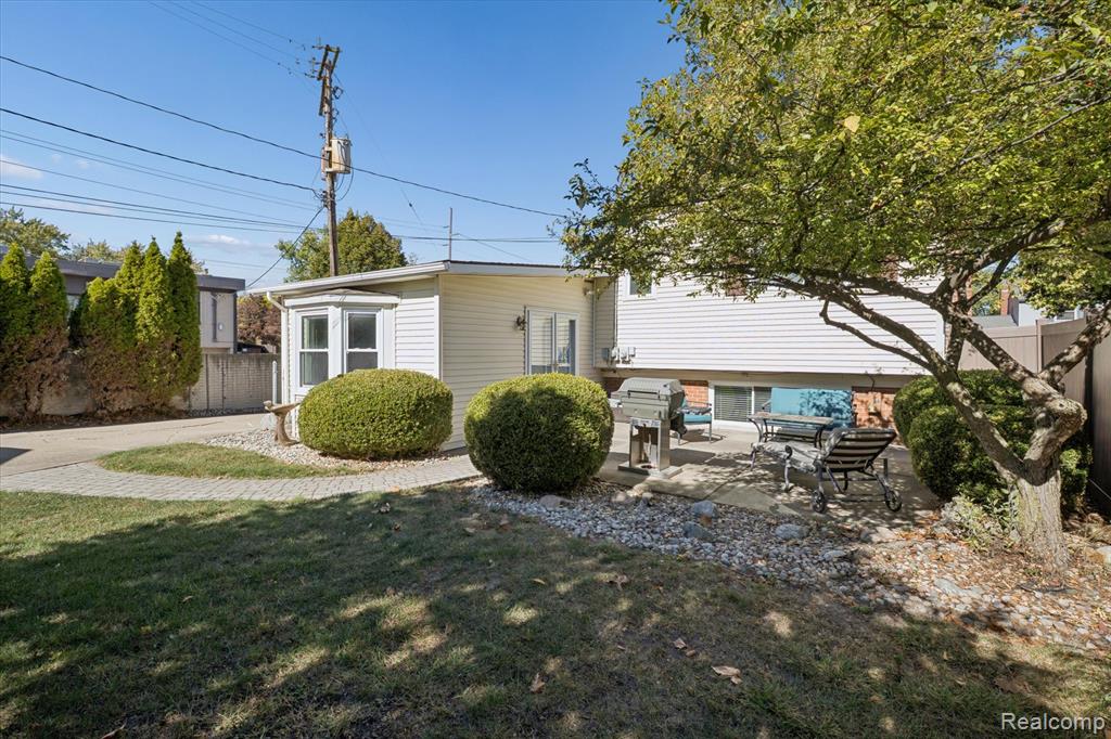496 Langley Boulevard, Clawson, MI — Photo 31