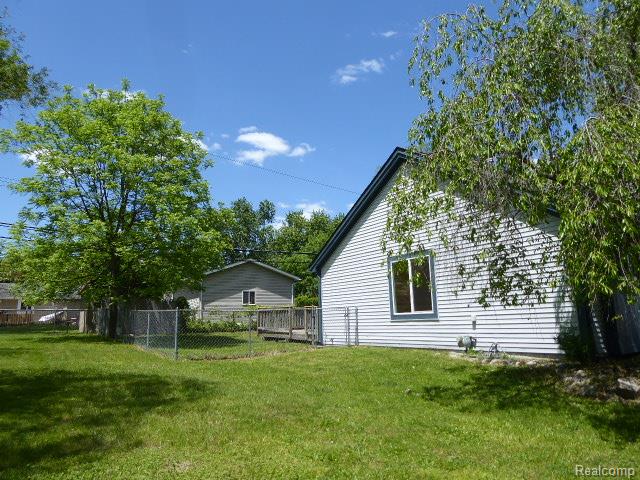 520 Springle Drive, Waterford, MI 48327 — Photo 3