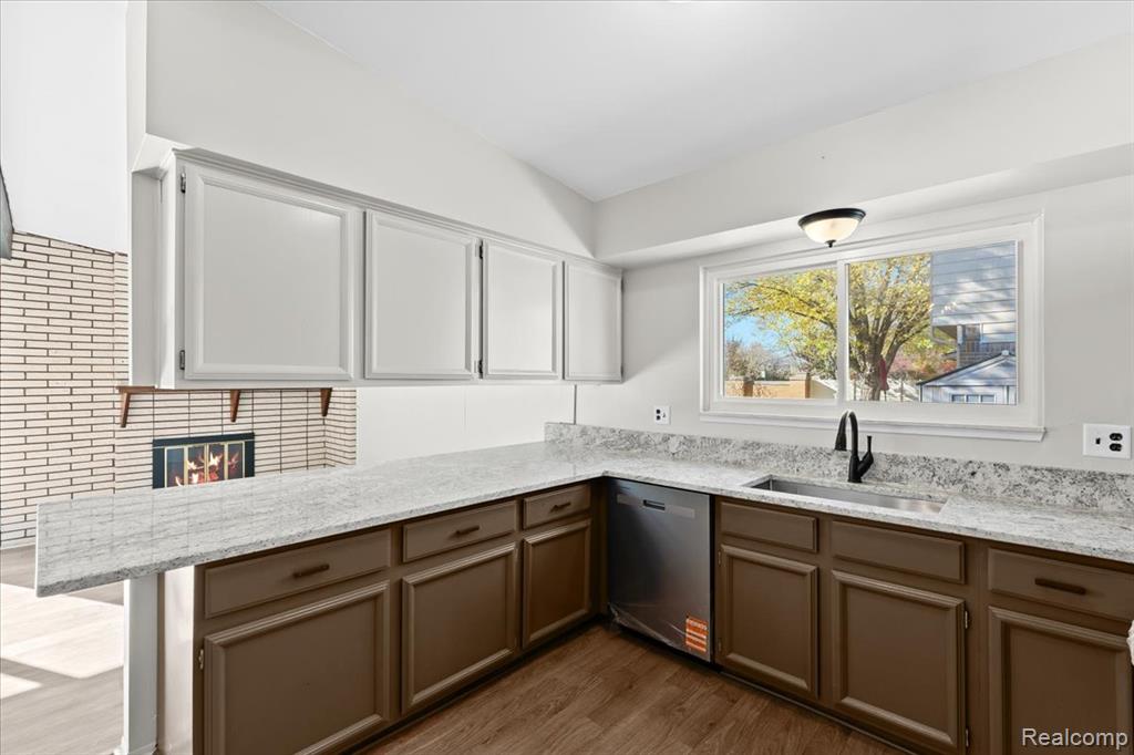 5650 Willow Creek Drive, Canton, MI 48187 — Photo 13