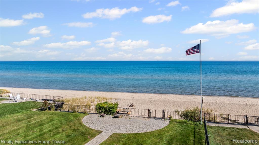 5802 Lakeshore Road, Fort Gratiot, MI 48059 — Photo 5