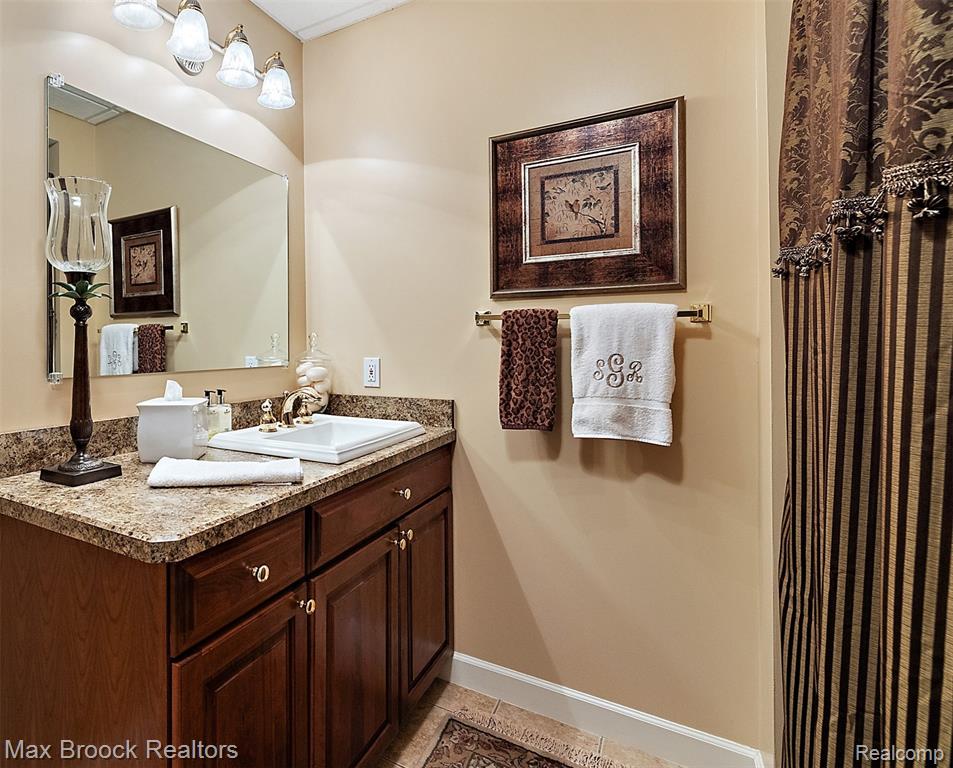 16956 Sycamore Court, Northville, MI 48168 — Photo 35