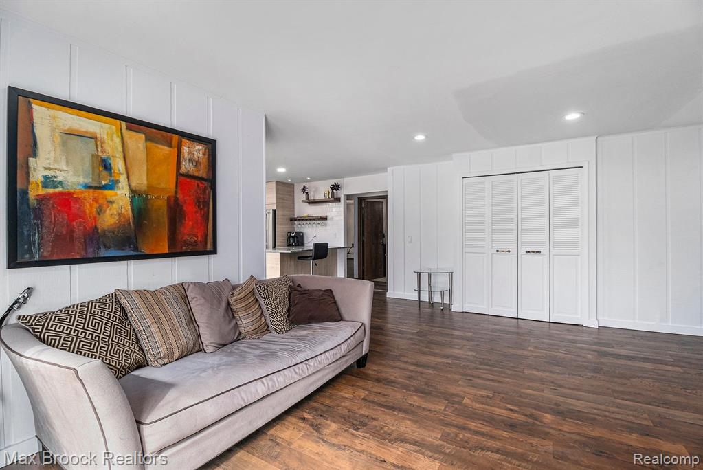 5962 CHERRY CREST Drive, West Bloomfield, MI — Photo 21
