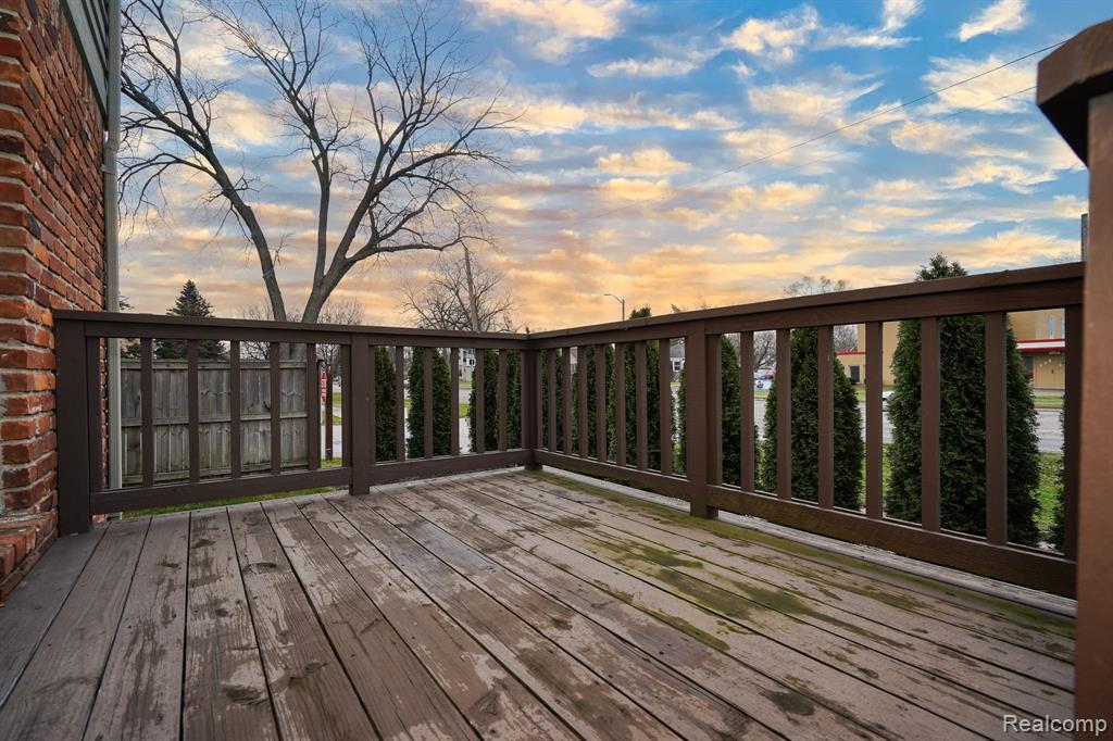 460 OAKGROVE, Clawson, MI — Photo 8