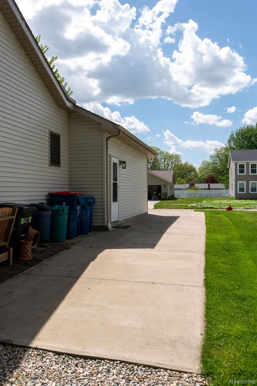 906 VILLAGE Drive, Davison, MI 48423 — Photo 58