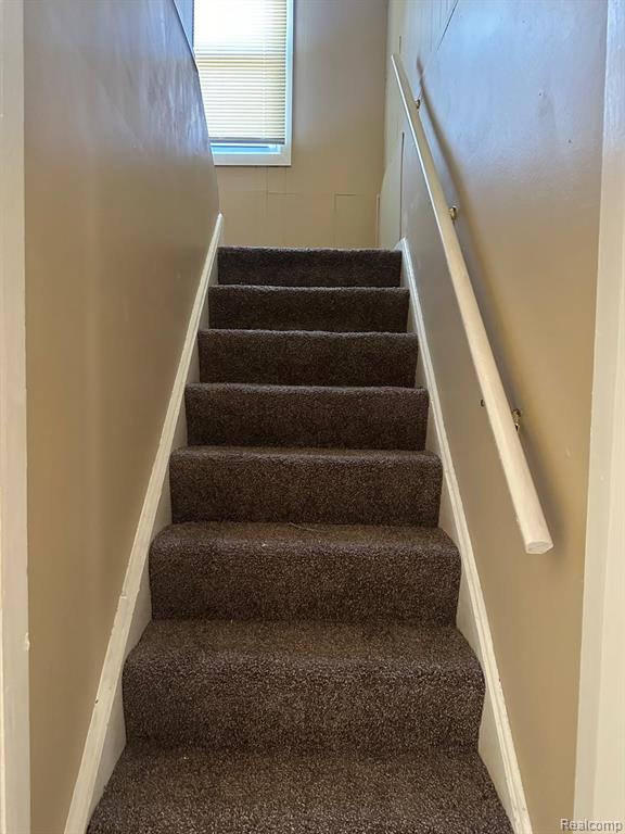 19337 ANNOTT Street - Photo 2