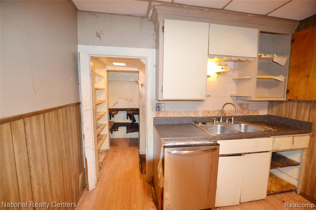 757 Orchard Street, Wyandotte, MI 48192 — Photo 12