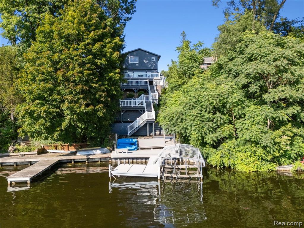 Property photo for 11356 Riverbank Lane, Pinckney, MI 48169