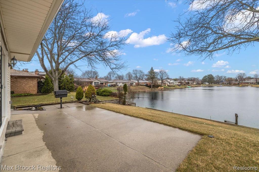 6288 CRESCENT WAY Drive, Troy, MI 48085 — Photo 5