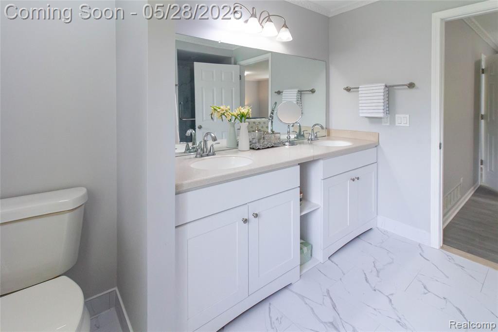 6910 Leytonstone Boulevard, West Bloomfield, MI — Photo 24