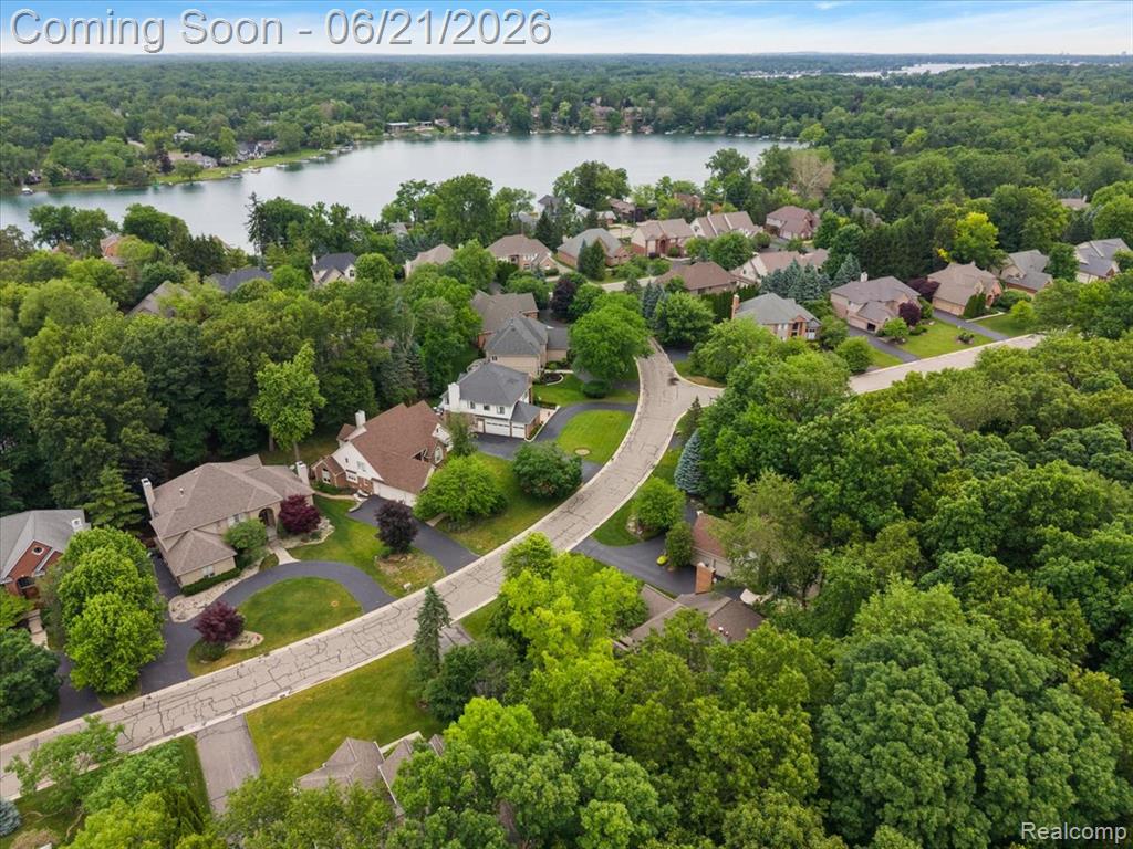 6403 W Oaks Drive, West Bloomfield, MI 48324 — Photo 6