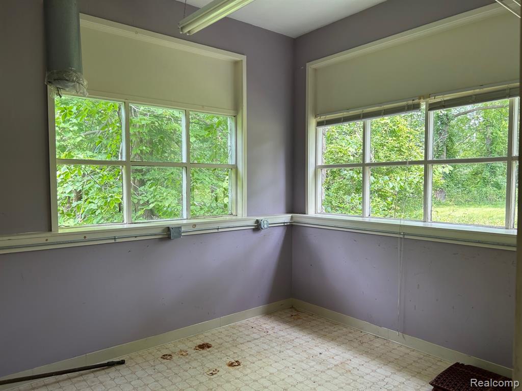 10470 N Rushton Road, South Lyon, MI 48178 — Photo 7
