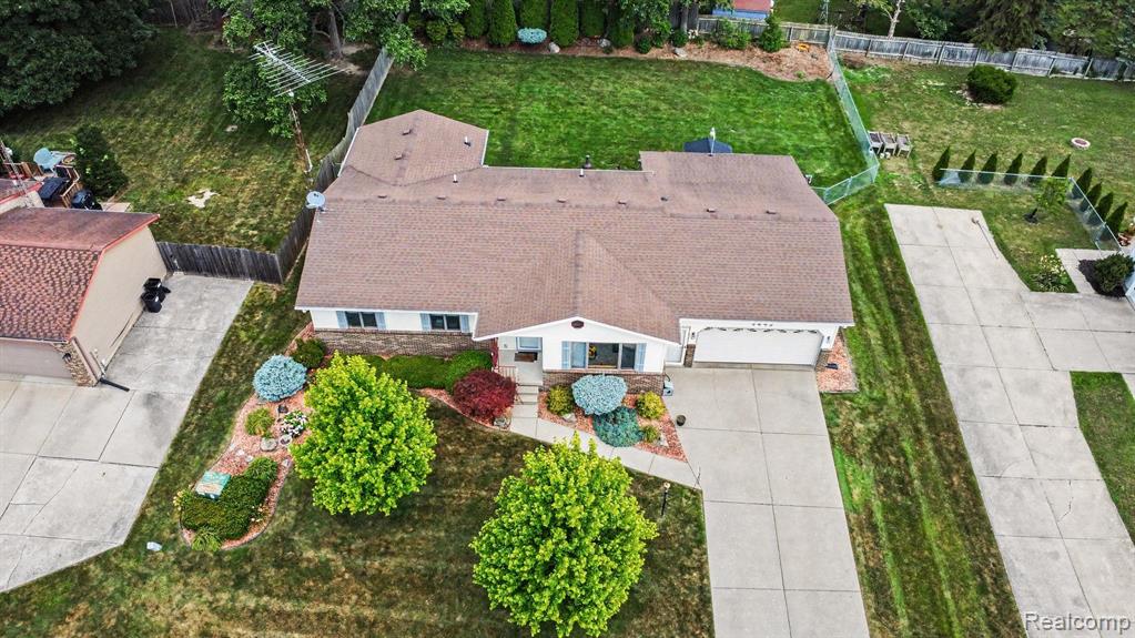 9442 WOODSIDE Trail, Swartz Creek, MI 48473 — Photo 30