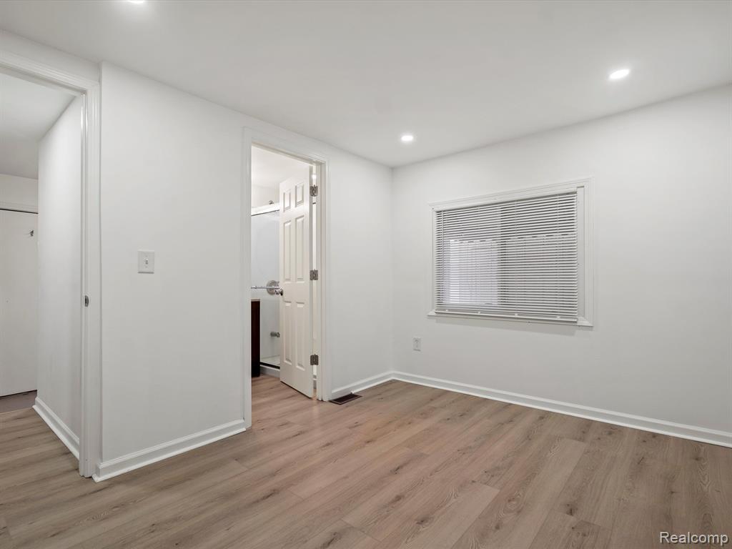 23409 CARLISLE Avenue, Hazel Park, MI 48030 — Photo 23