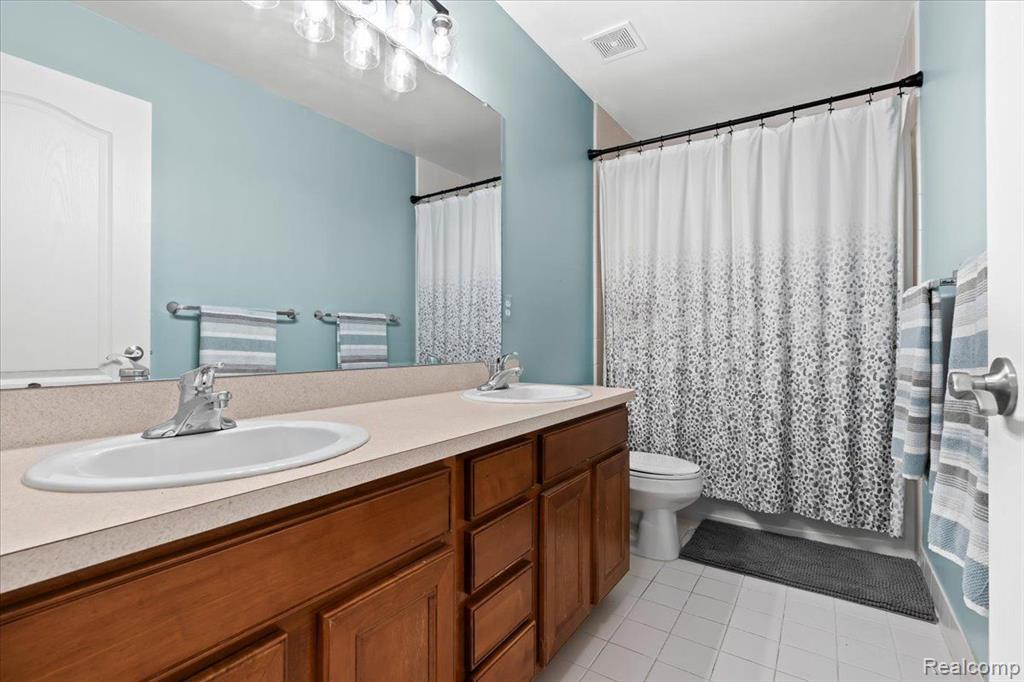 16401 LINCOLN Drive, Northville, MI 48168 — Photo 40