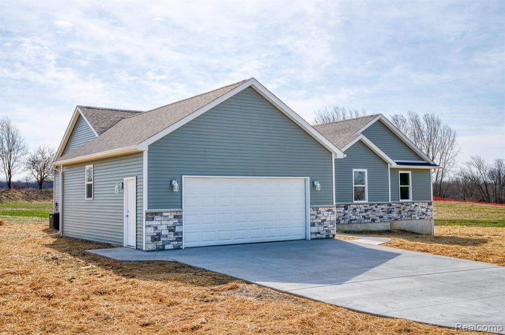 2105 ADELINES Way, Fowlerville, MI 48836 — Photo 23