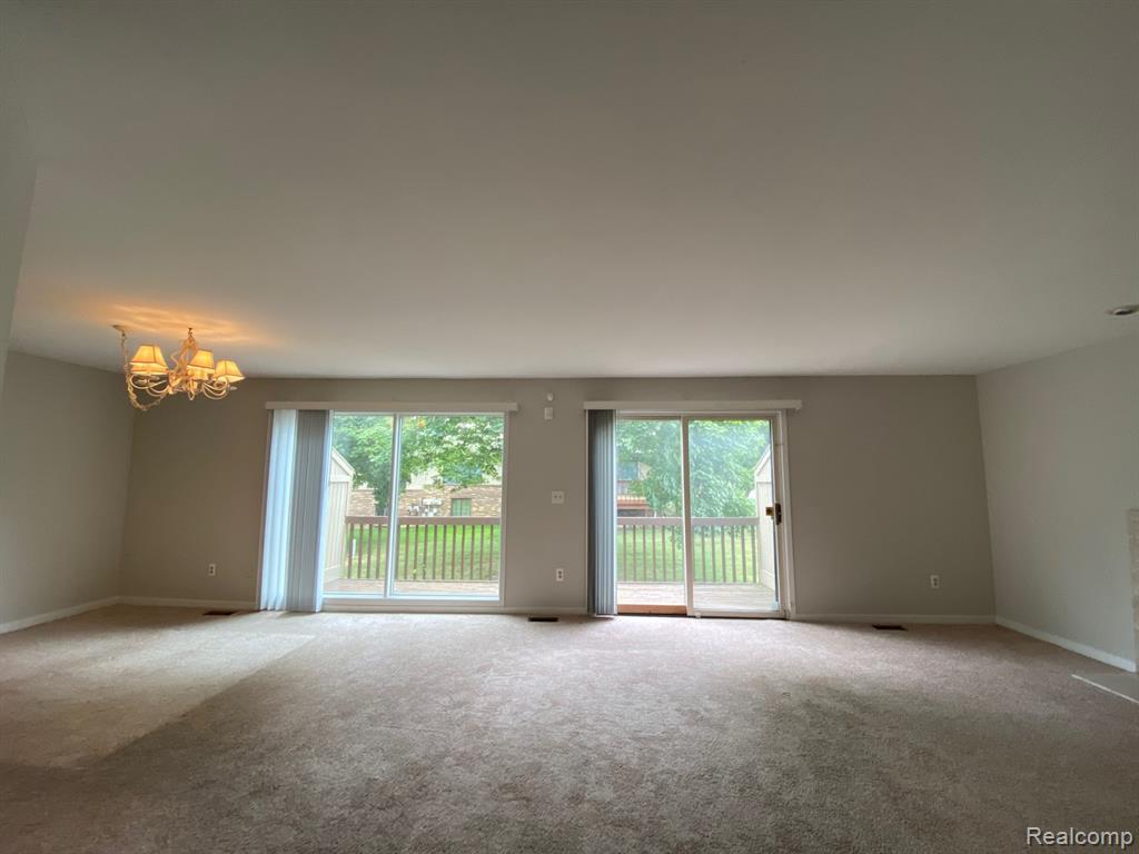 4038 Foxpointe Drive, West Bloomfield, MI 48323 — Photo 9